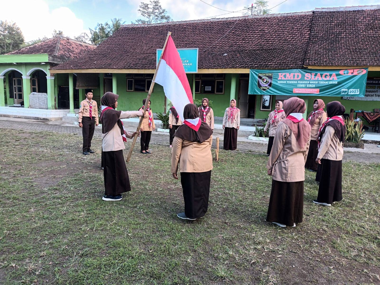 KMD Siaga Pusdiklatcab Banyuwangi Ditutup dengan Haru, Peserta Hujan Air Mata dalam Upacara Penutupan